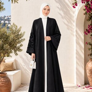 عباية ساتان أسود من مسلمة
